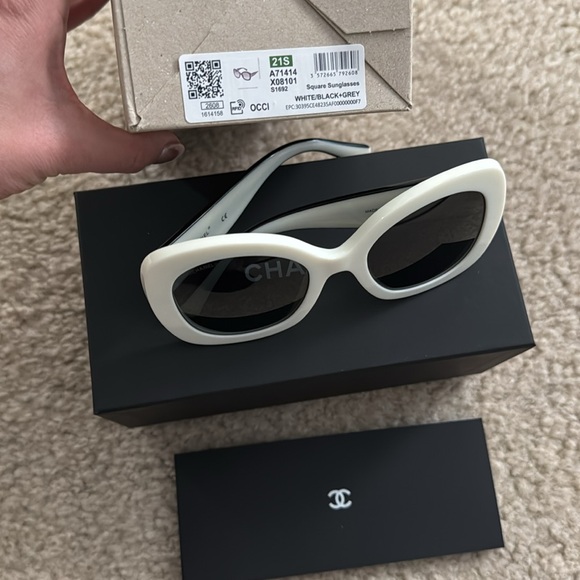 Chanel white sunglasses - Picture 7 of 8